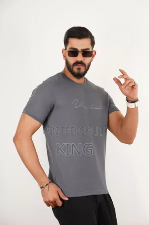 Temple Plain Vesbul T-Shirt