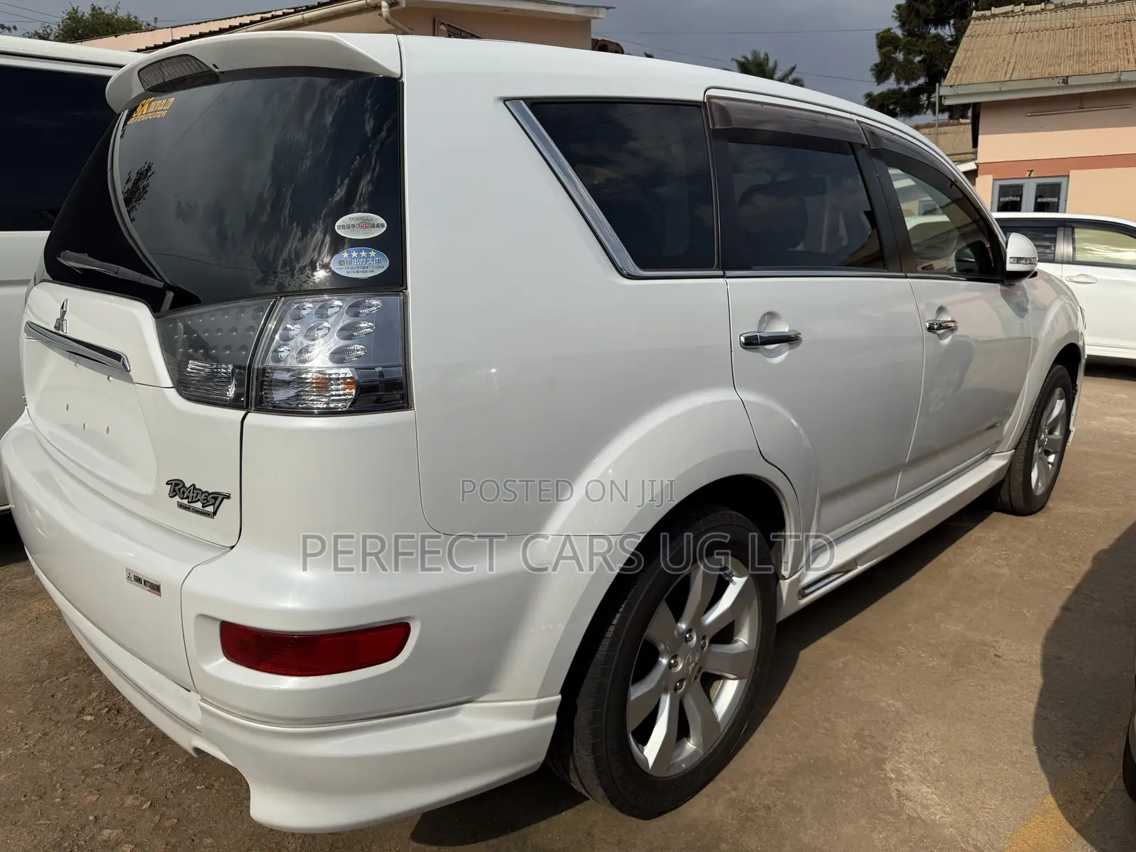Mitsubishi Outlander ES 2011 White