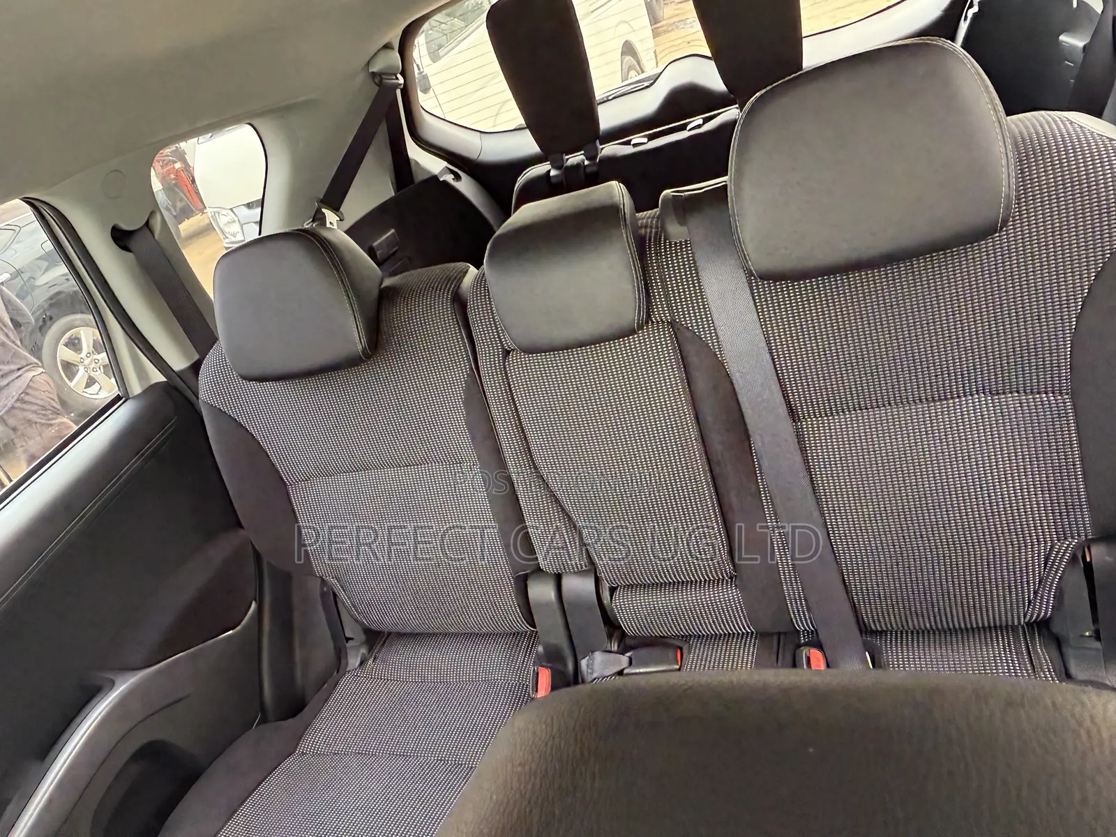 Mitsubishi Outlander ES 2011 White