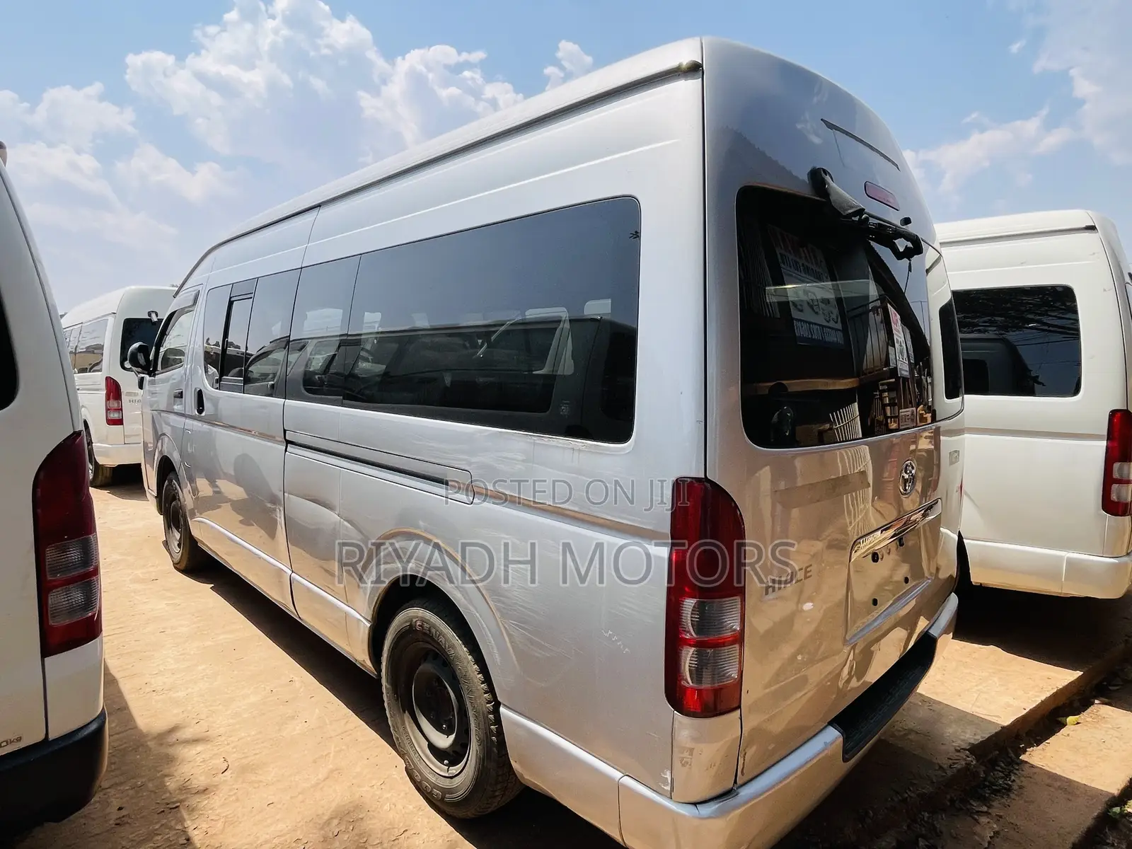 Toyota HiAce 2011 Silver