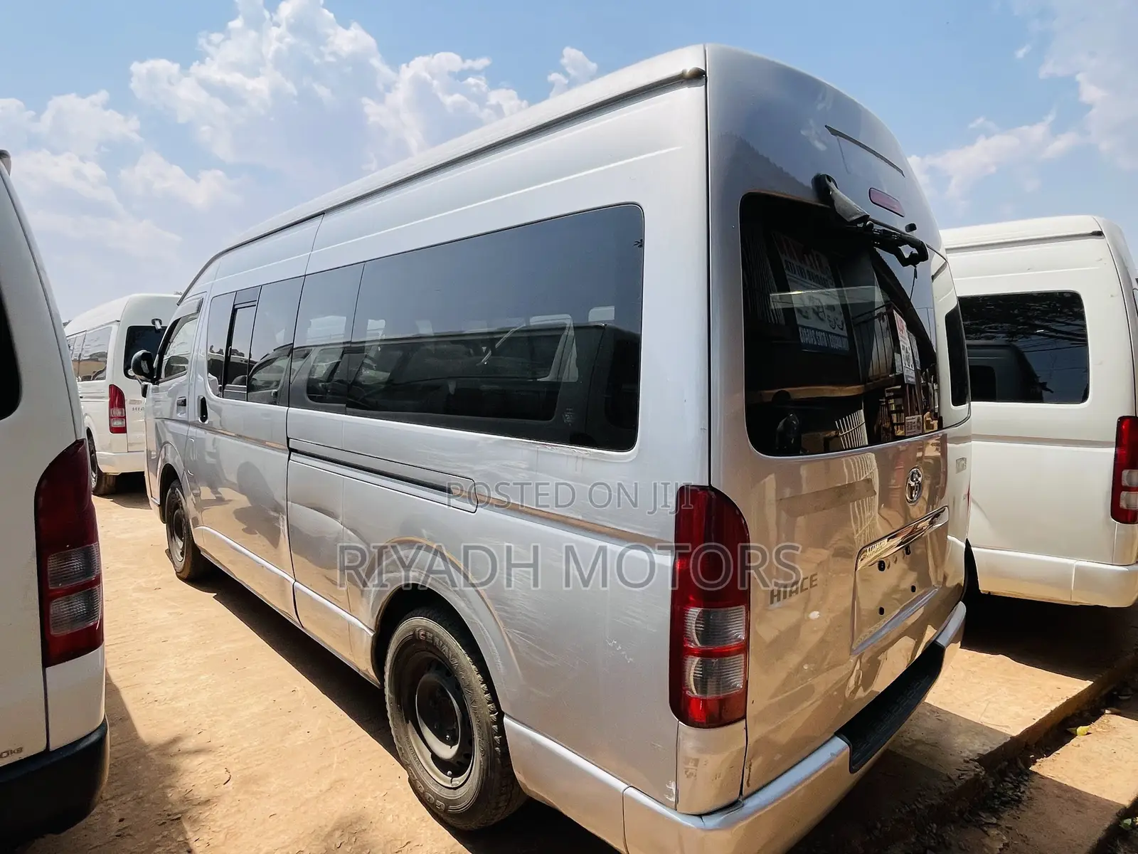 Toyota HiAce 2011 Silver