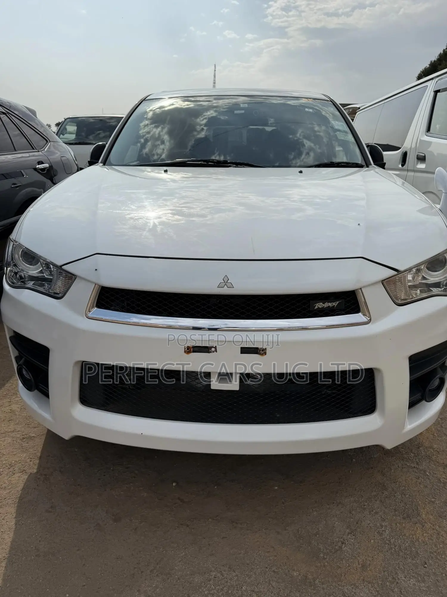 Mitsubishi Outlander ES 2011 White