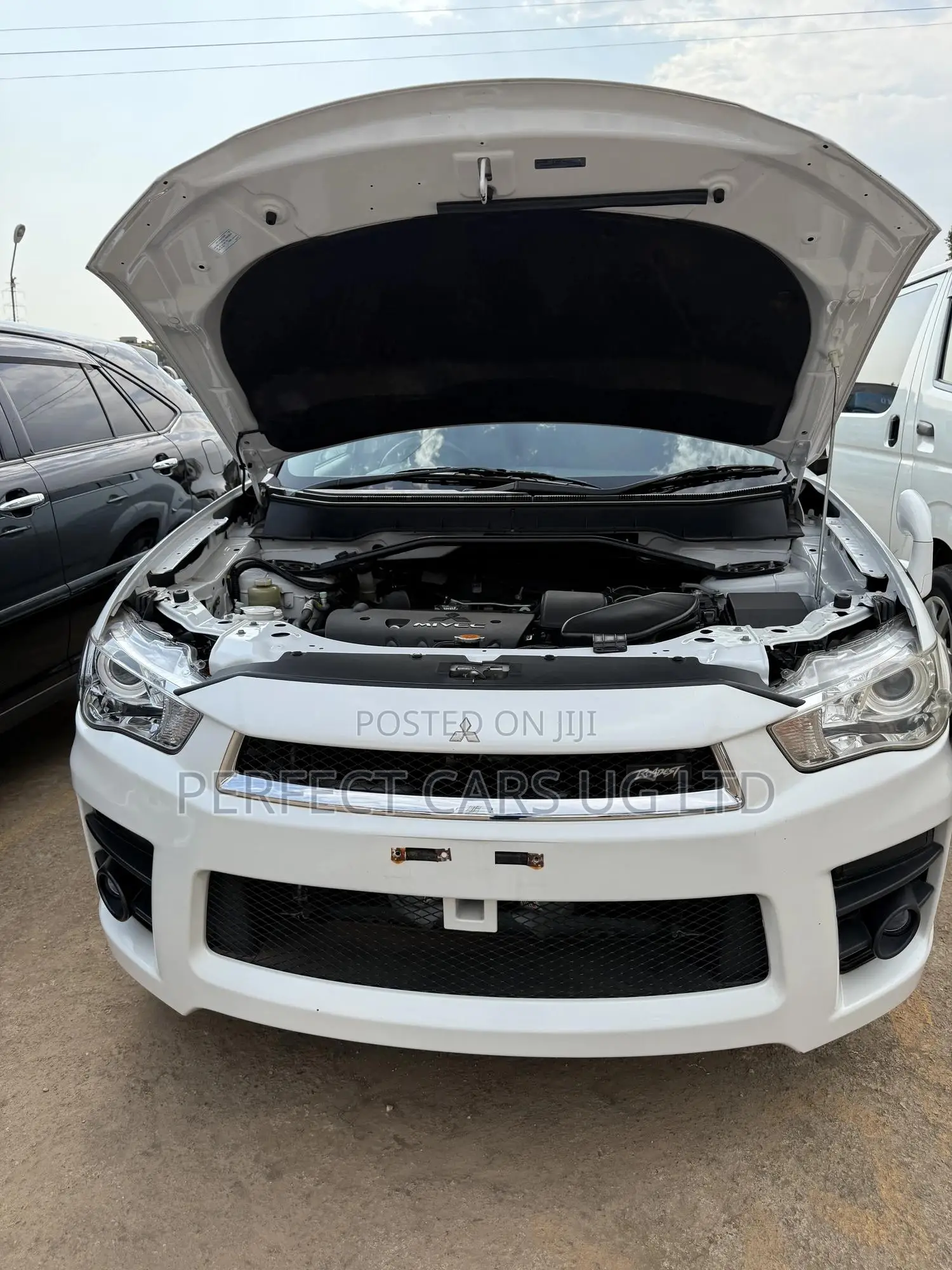 Mitsubishi Outlander ES 2011 White