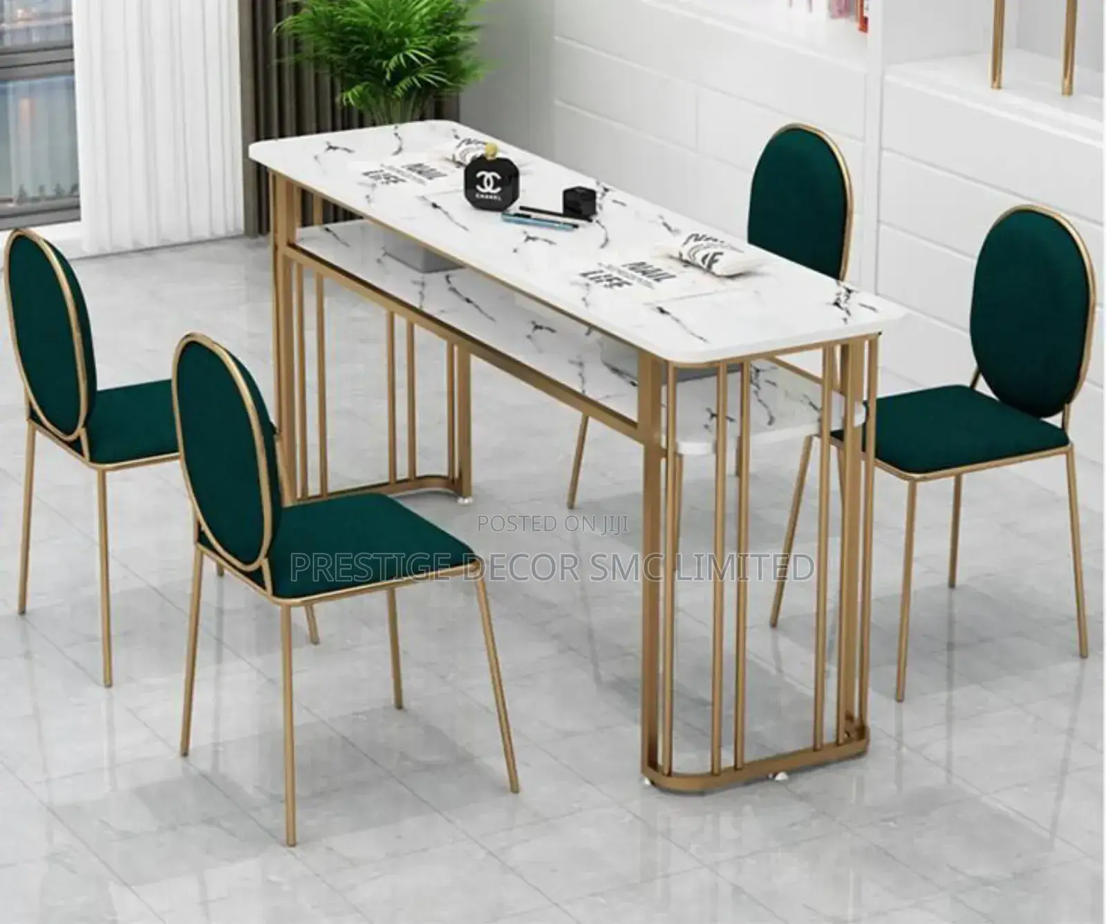 Manicure Table for U