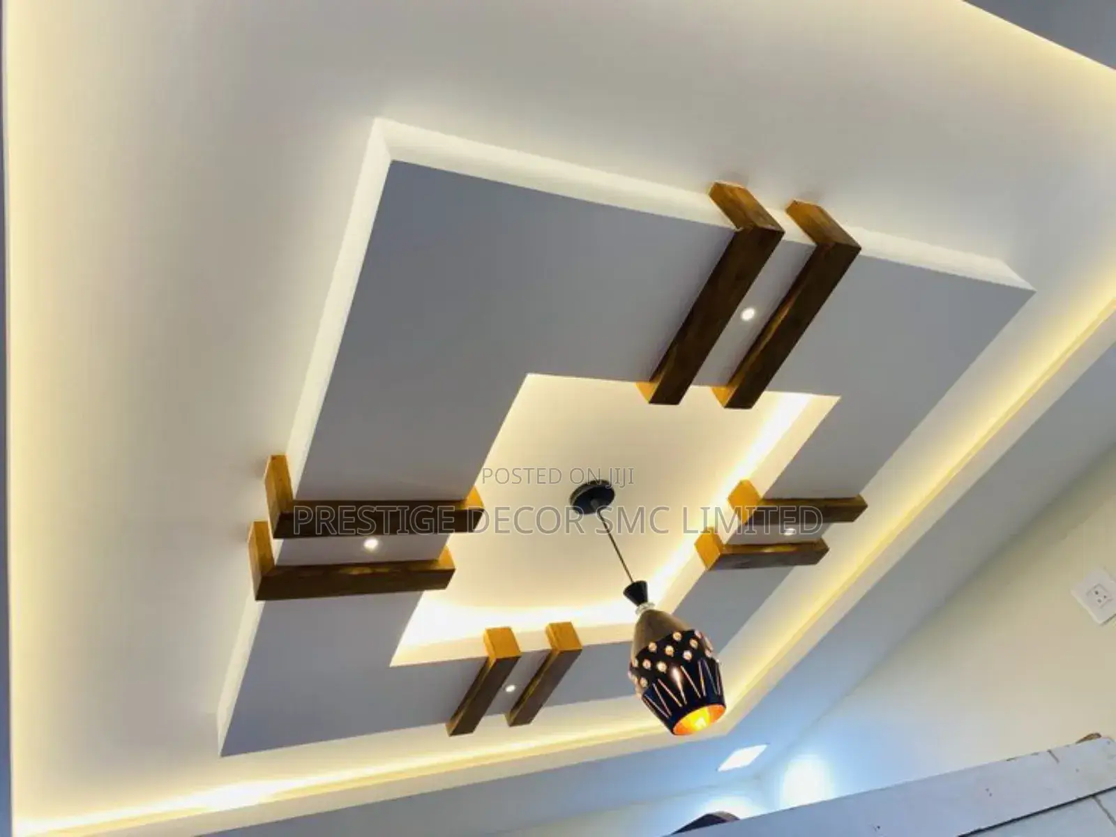 Shaped Jypsum Ceiling Hh5
