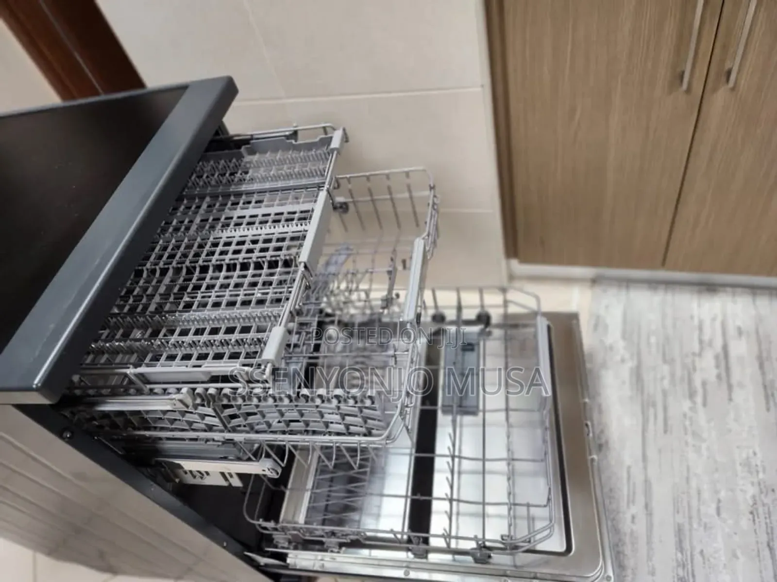 Hisense Hs622e90g 15 Plates Setting Freestanding Dishwasher