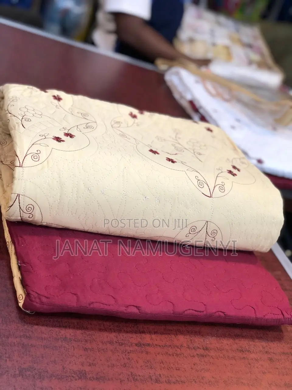 Bedspreads/ Light Duvets