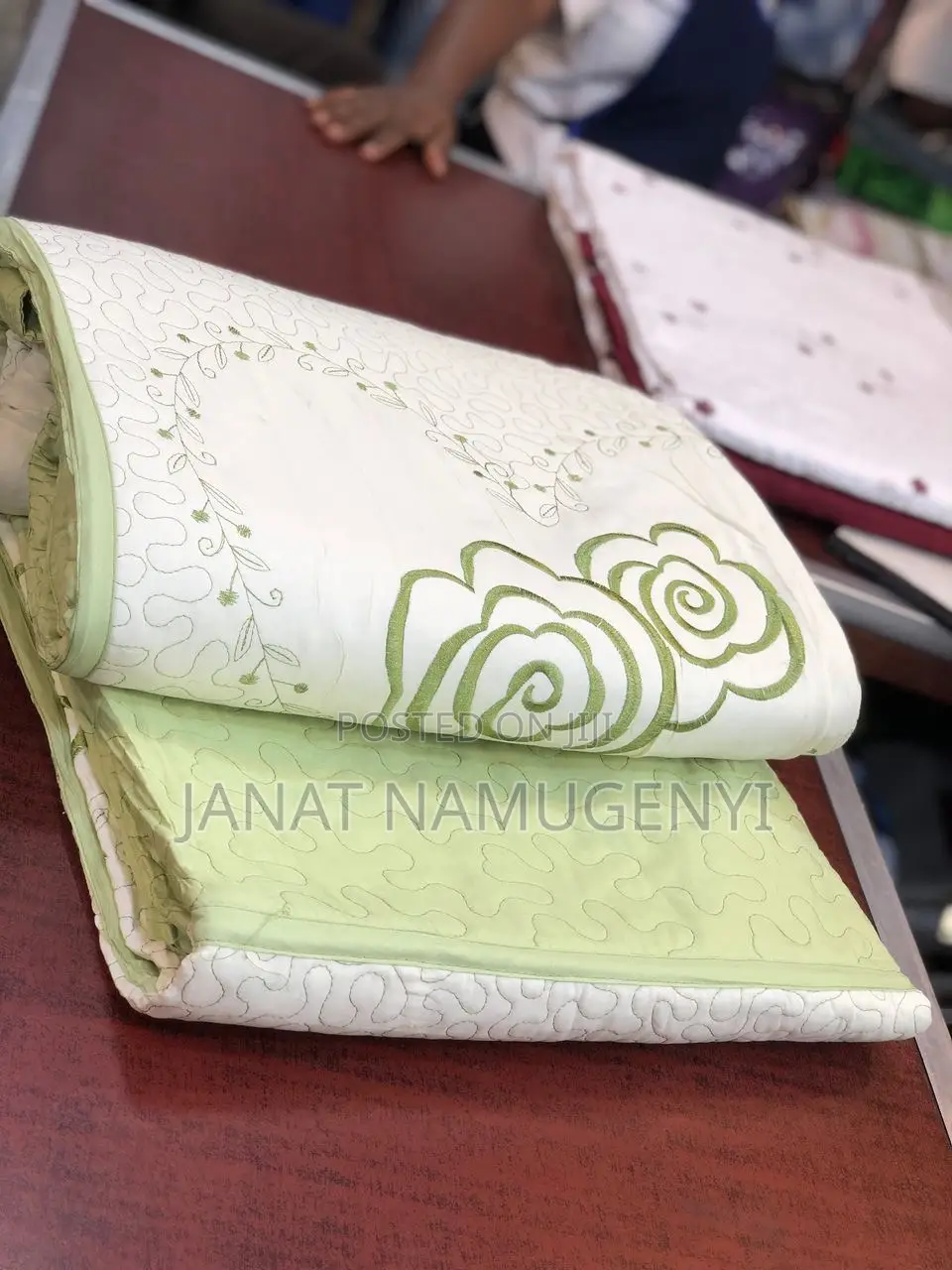 Bedspreads/ Light Duvets