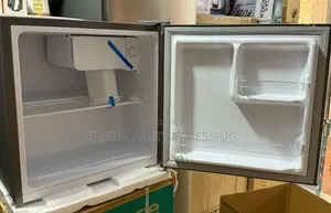 CHIQ 60 Litres Single Door Mini Refrigerators \\ CSR60DSK3