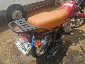 Bajaj Boxer 125 2023 Red