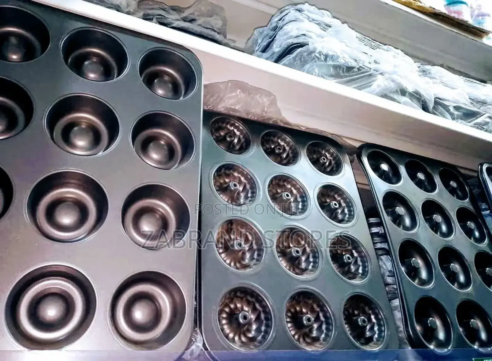 Cupcakes and Muffins Trays/Pans