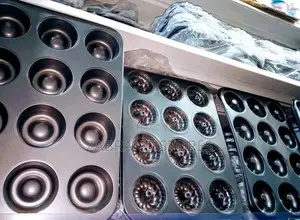 Cupcakes and Muffins Trays/Pans