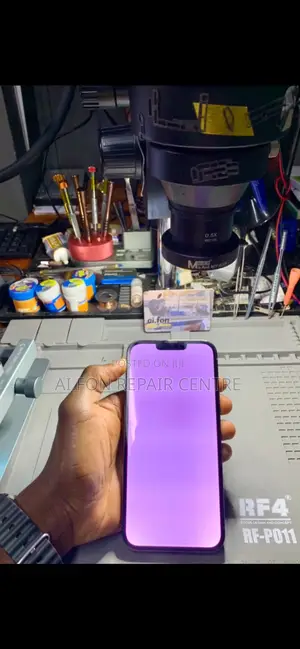 Green Screen Repairs For iPhone 13pros And 14pros