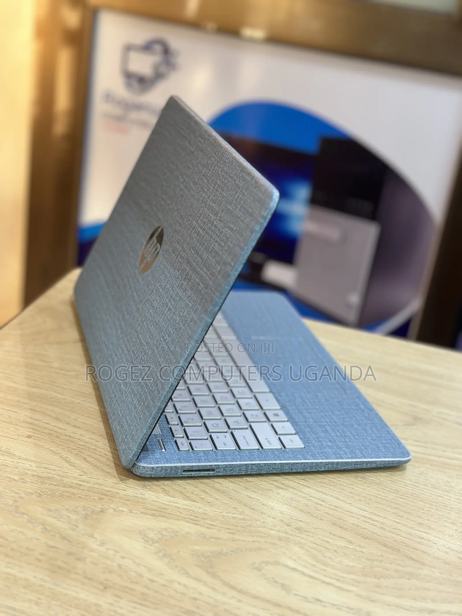 New Laptop HP 14S 8GB Intel Core I7 SSD 256GB