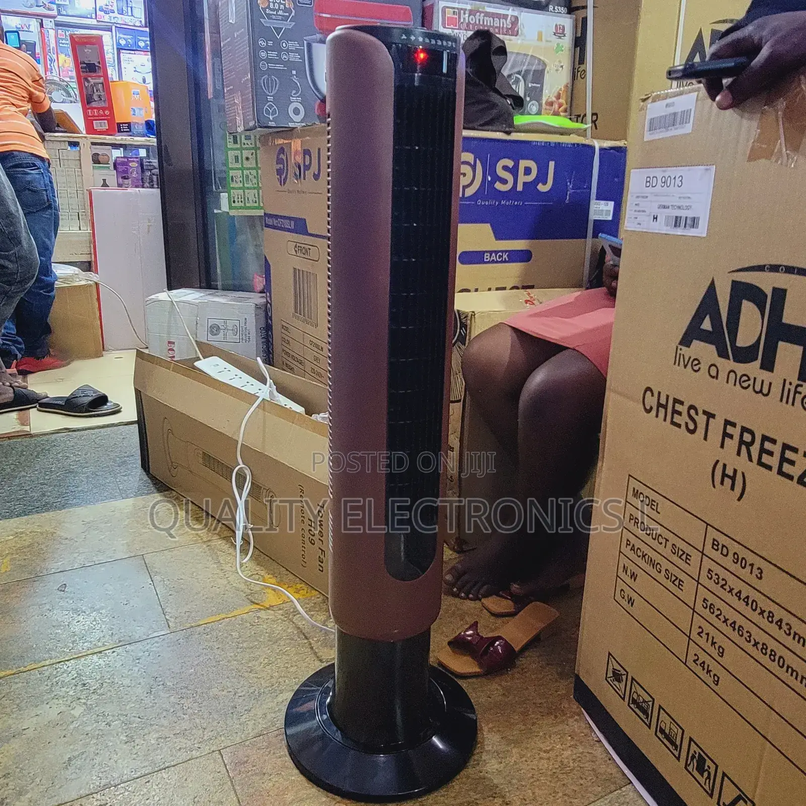Oscillating Tower Fan H09