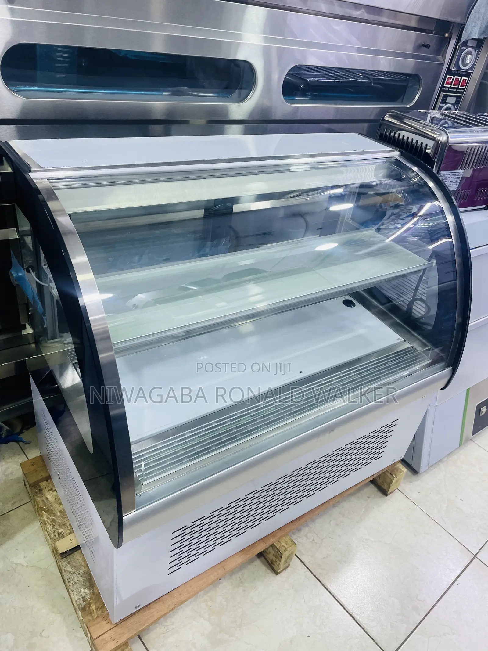 Min Stand Alone Cake Chiller Display (86*50*76cm)