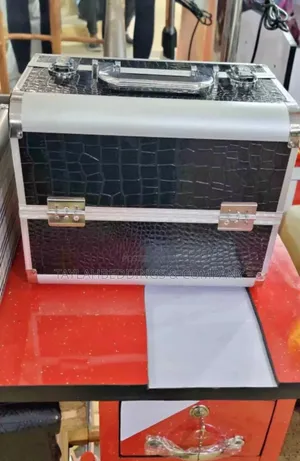 Black Professional Make Up Box With Makeup Sets