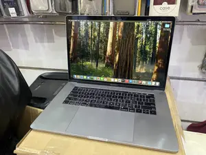 Laptop Apple MacBook Pro 2018 16GB Intel Core I7 SSD 512GB
