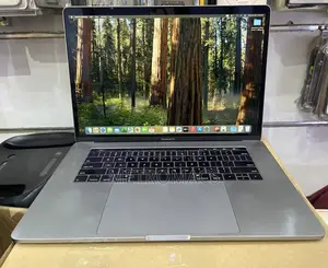 Laptop Apple MacBook Pro 2018 16GB Intel Core I7 SSD 512GB