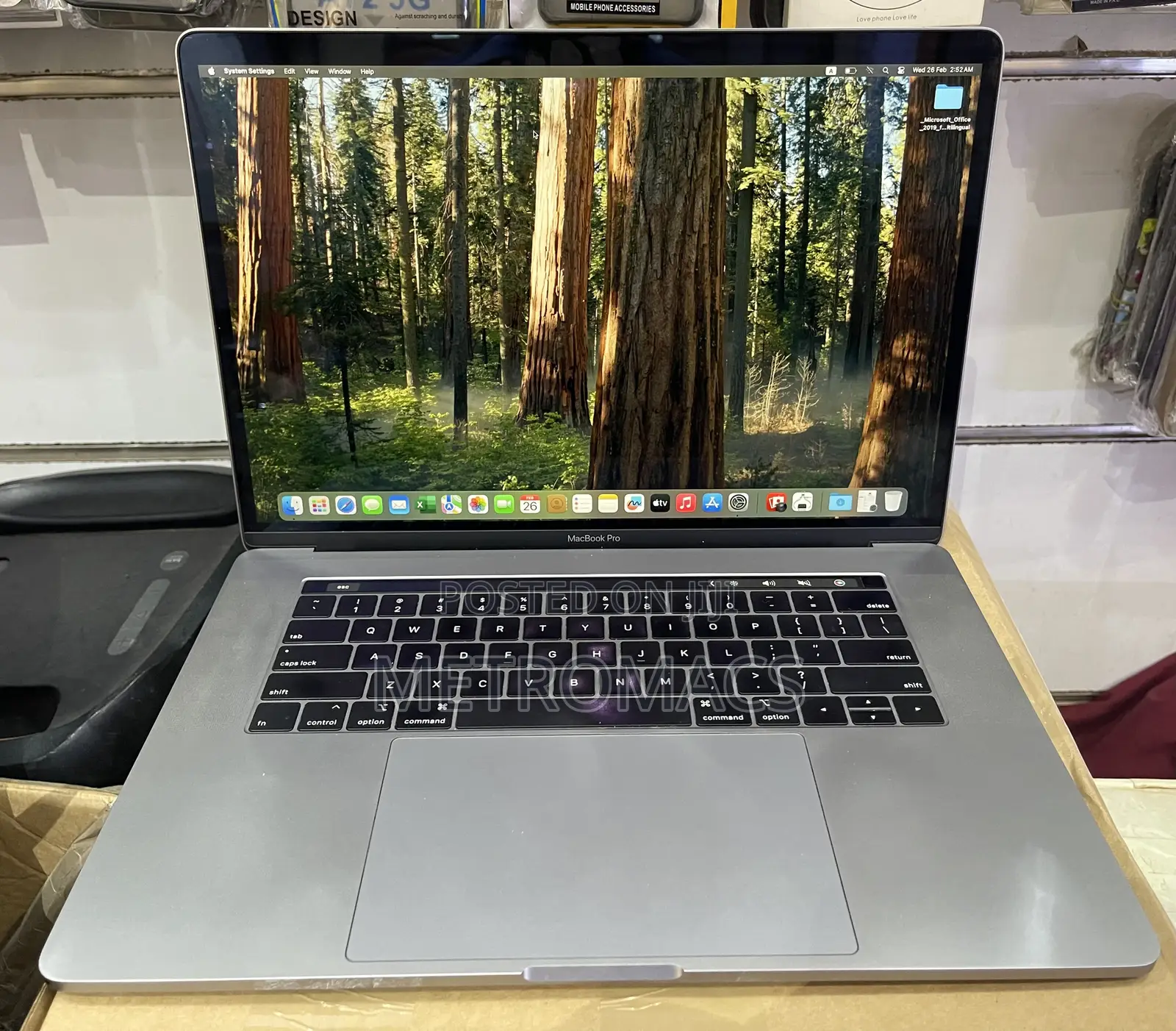 Laptop Apple MacBook Pro 2018 16GB Intel Core I7 SSD 512GB