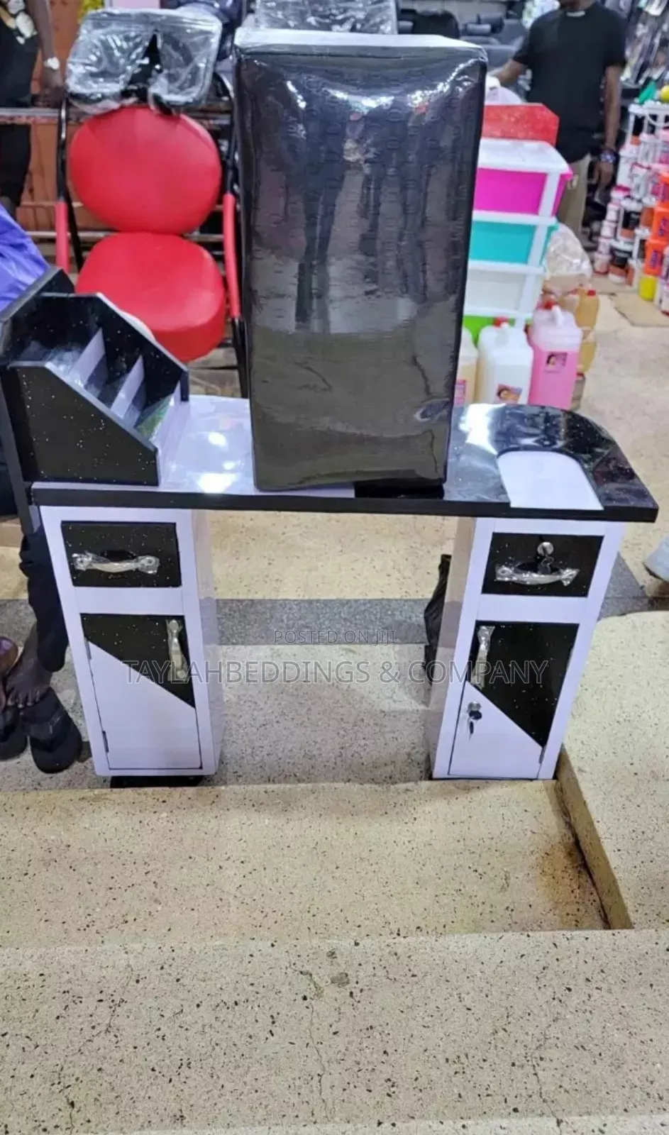 Saloon Nail Table / Manicure Table