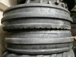 7.50r16 Used Tyres for Tractor Infront.