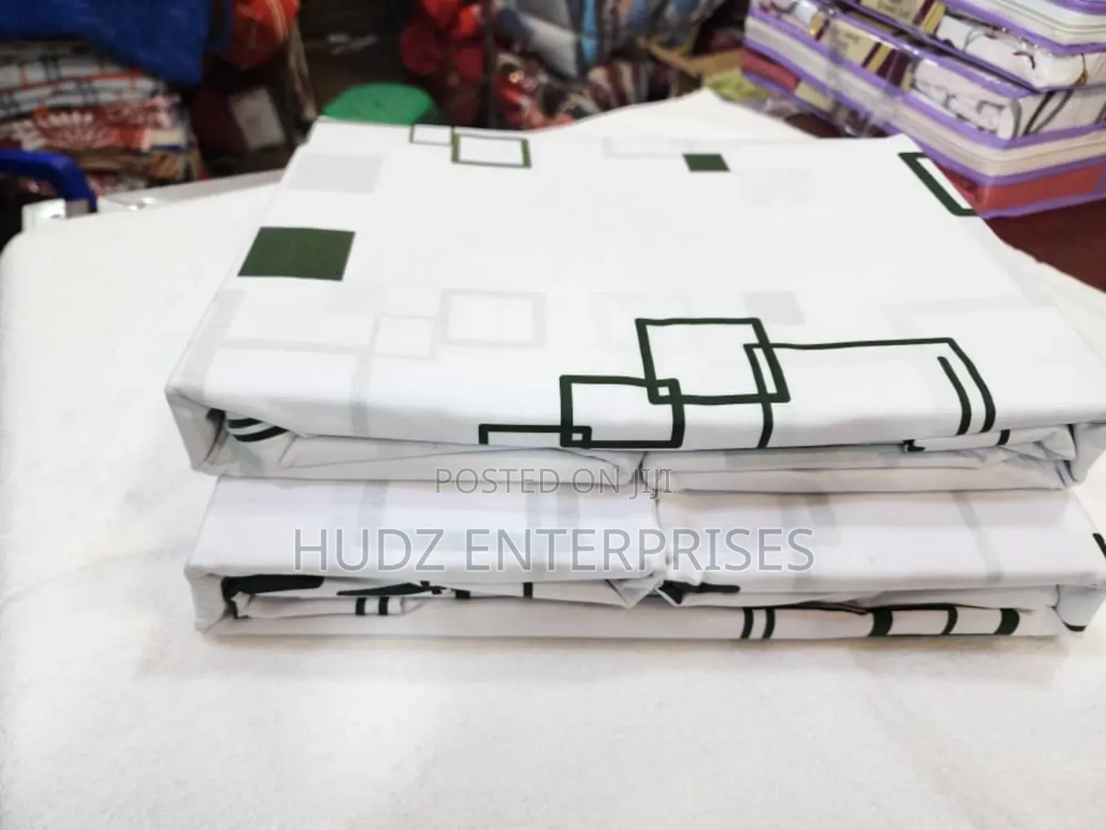 6pc Bedsheeets 6x6 White With Green Dots