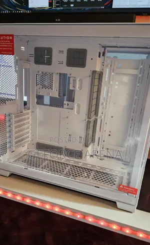 Lian Li Evo RGB - Premium White RGB Computer Case