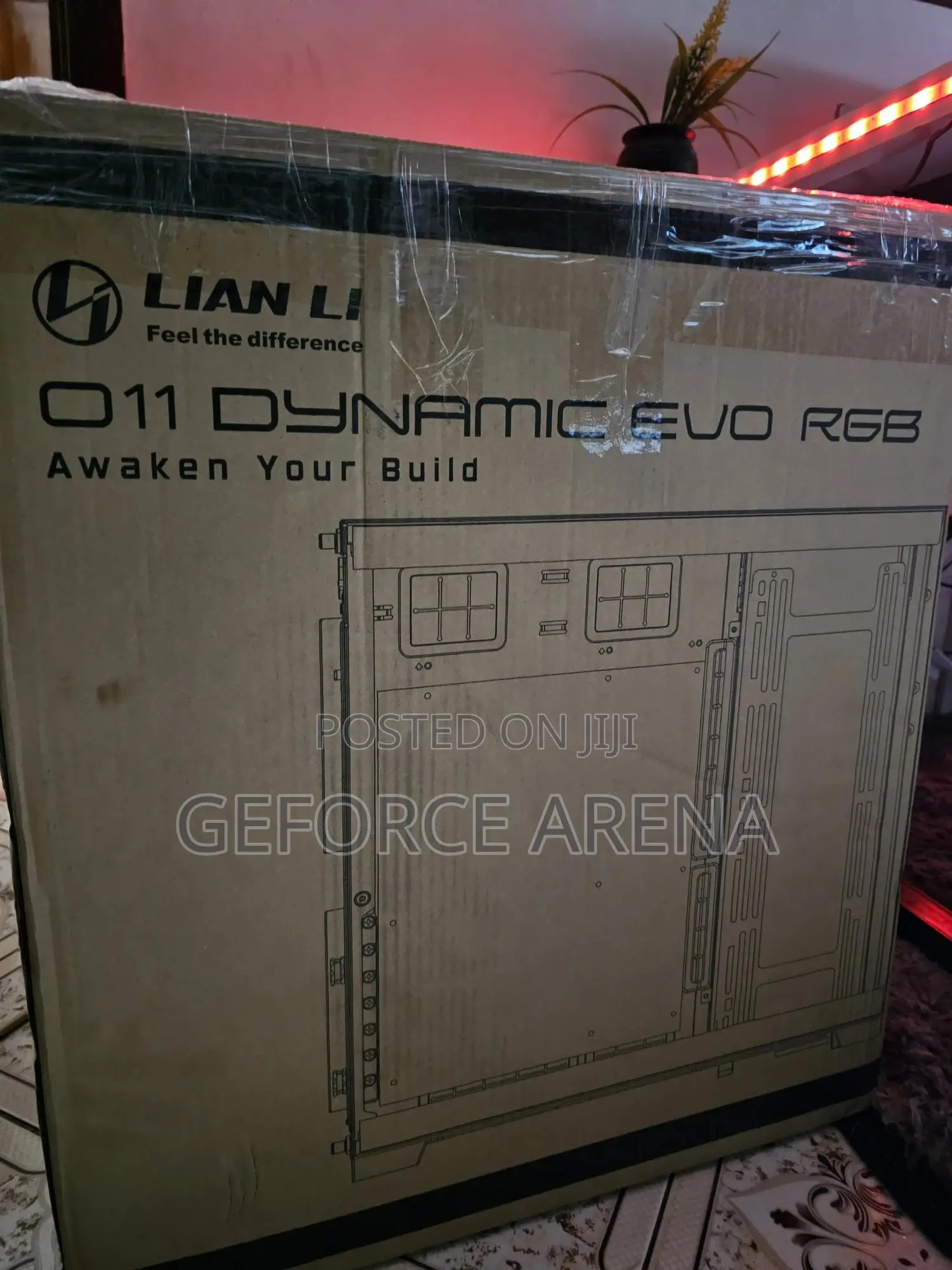 Lian Li Evo RGB - Premium White RGB Computer Case