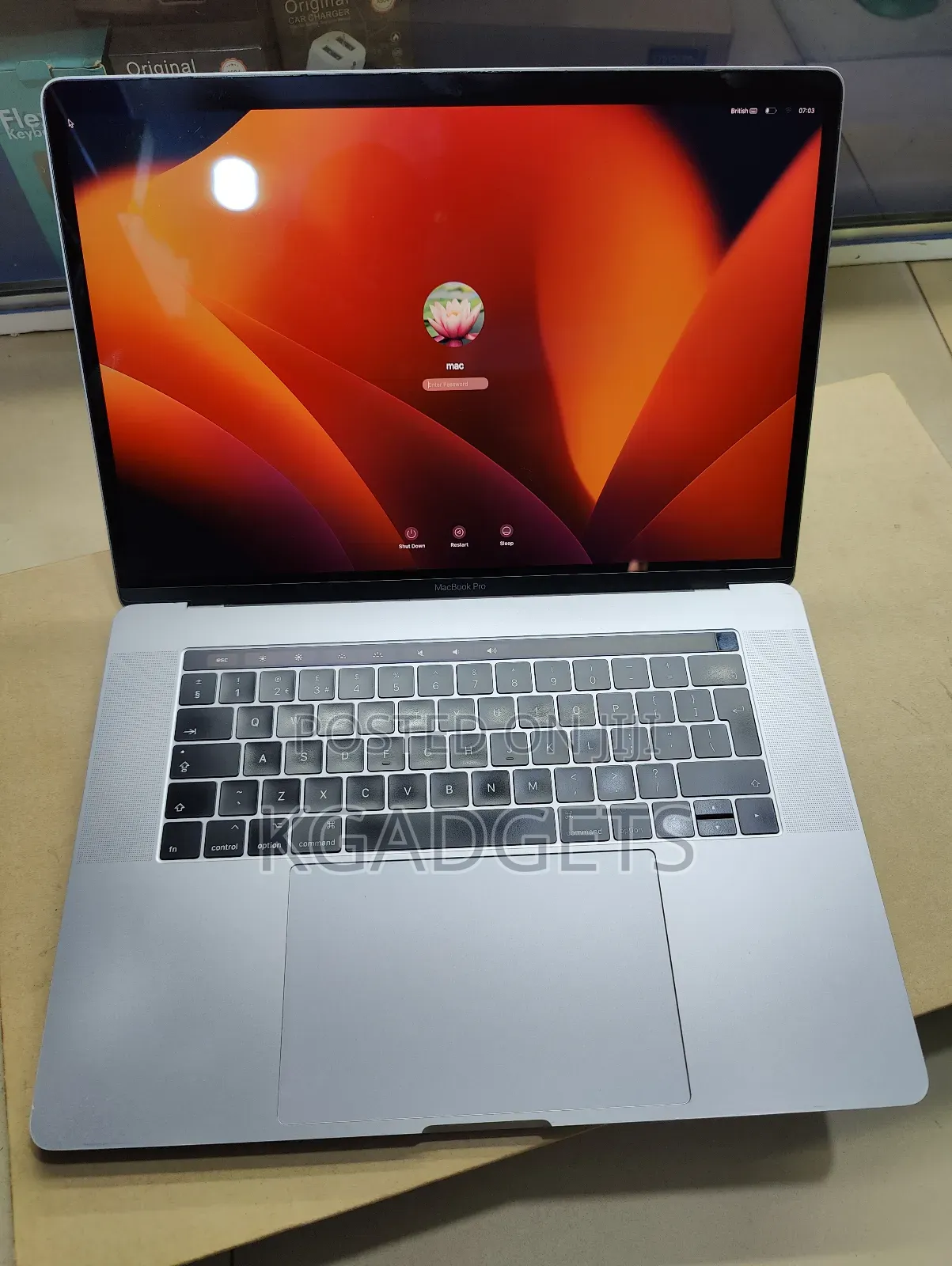 Laptop Apple MacBook Pro 2017 16GB Intel Core I7 SSD 512GB