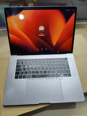 Laptop Apple MacBook Pro 2017 16GB Intel Core I7 SSD 512GB