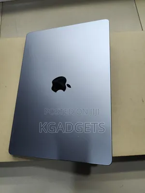Laptop Apple MacBook Pro 2022 M2 16GB Intel Core I5 SSD 512GB
