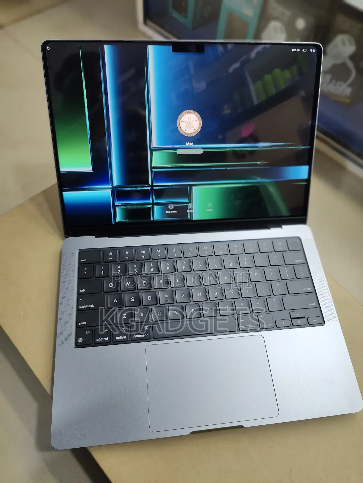 Laptop Apple MacBook Pro 2022 M2 16GB Intel Core I5 SSD 512GB