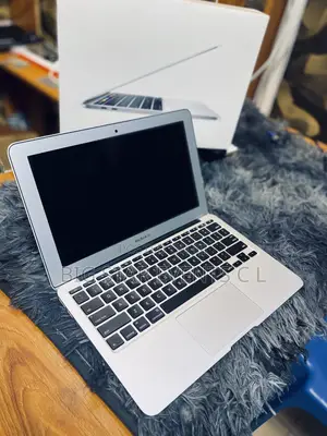Laptop Apple MacBook Air 4GB Intel Core I5 SSD 128GB