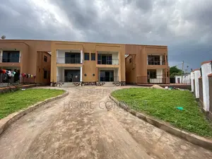 3bdrm Apartment in Luzira Lake Drive, Central Division for rent