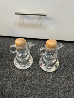 2 Piece of Oil Jar With Wooden Lids