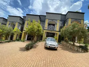 3bdrm Duplex in Muyenga, Central Division for rent
