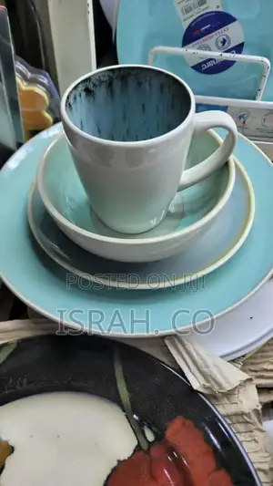 18 Pieces Ceramic Bowls Side Plates and Dinner Plates-Blue