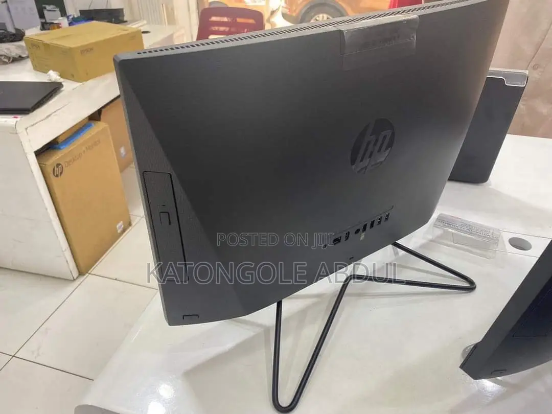 New Desktop Computer HP 200 G4 8GB Intel Core I5 SSD 256GB