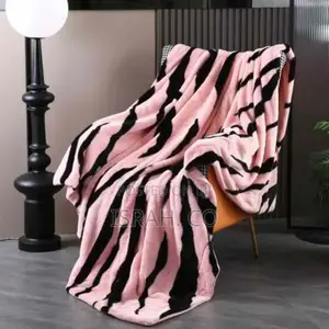 Throw Blanket for Couch Bed Thick Warm Pink