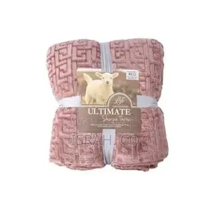 High-Quality Sherpa Blanket Pink