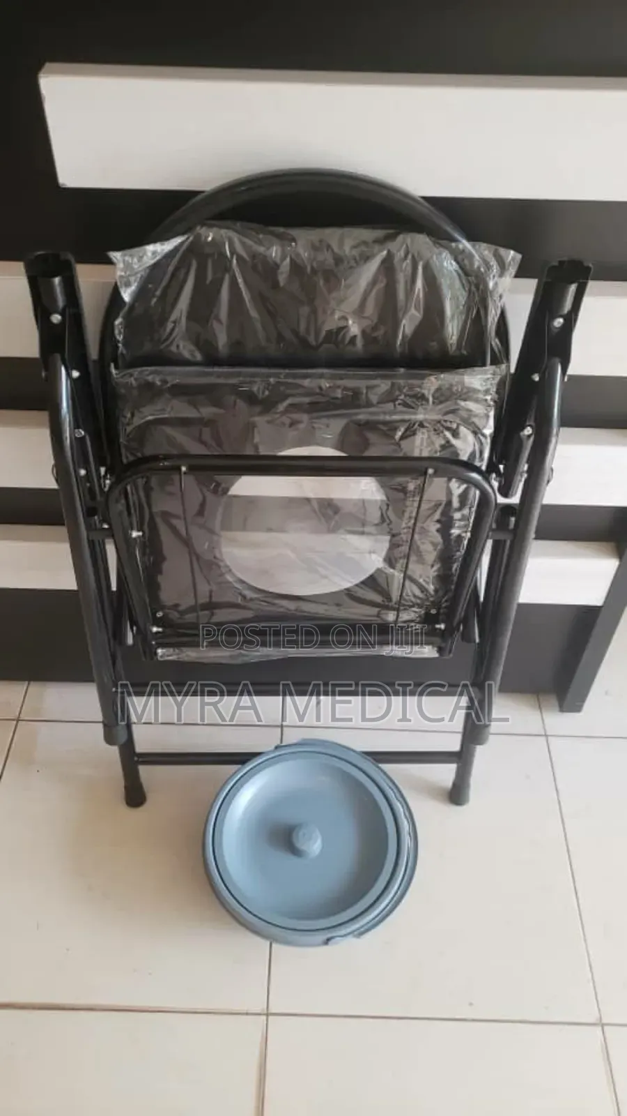 Foldable Commode Chair