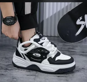 Women Classic Shoe/Sneakers