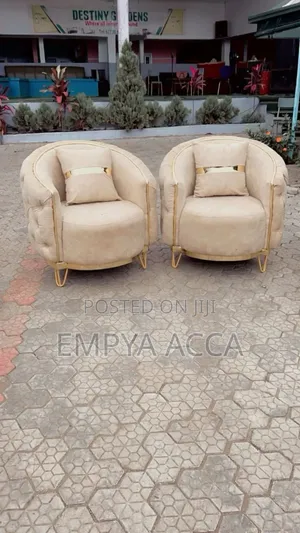 Single Spender Sofa Set
