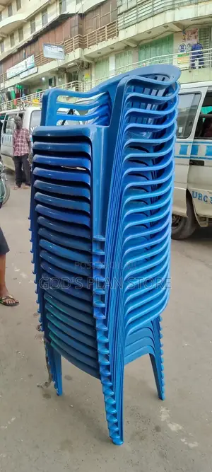 Outdoor Armed Plastic Chairs Plastic Chairs