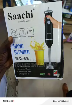 Sachi Hand Blender With a Plastic Jar