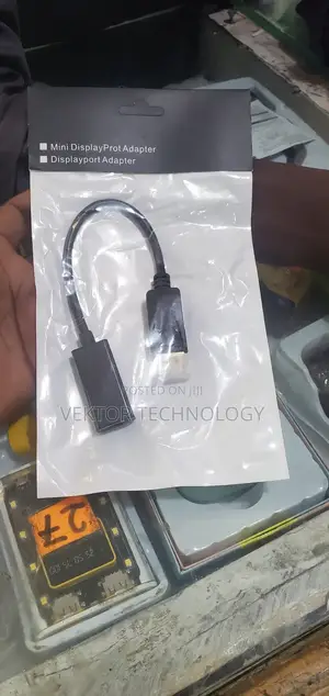 Display Port to Hdmi Adapter - Black/White