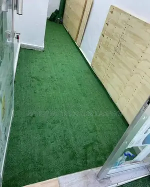 Synthetic Per Sq Meter Grass Carpet