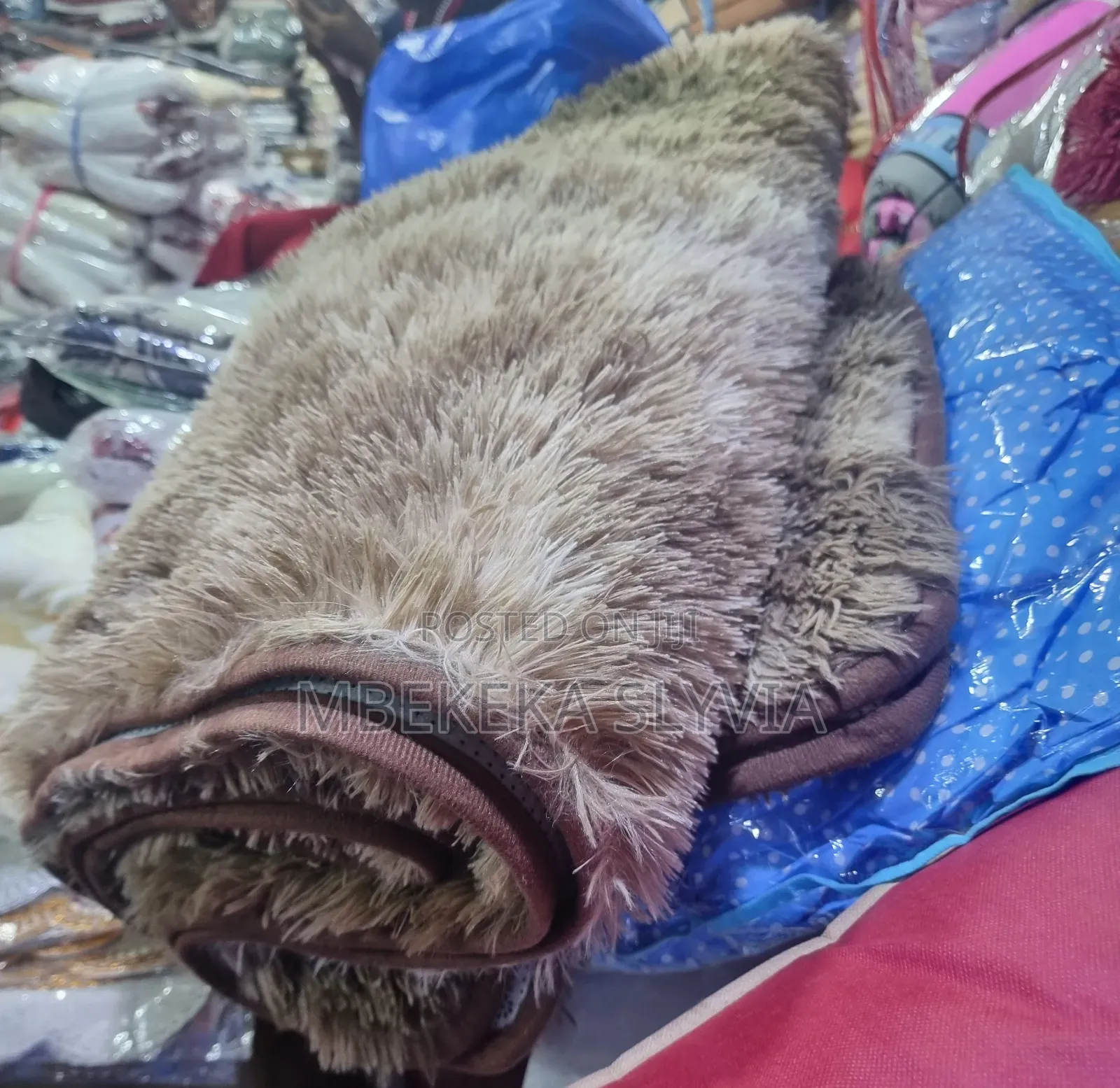 Fluffy Carpets/Fluffy Center Carpets