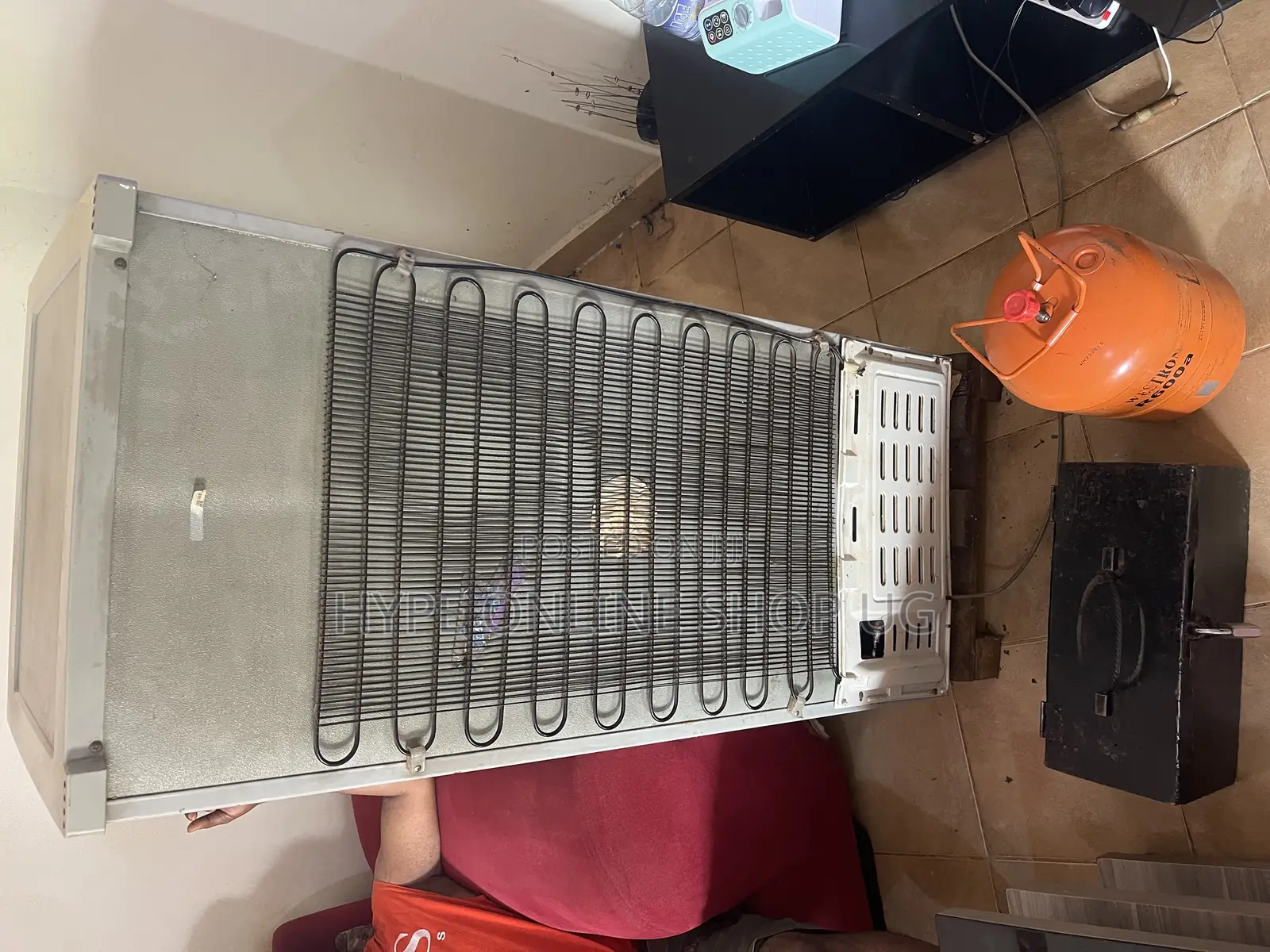 Fridge Gas Refilling Technician